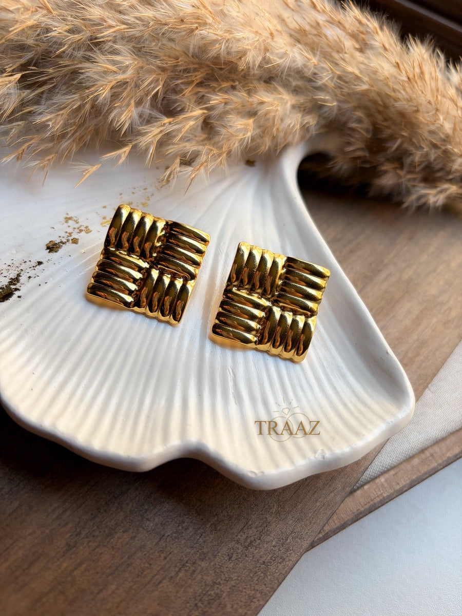 Woven Gold Square Earring