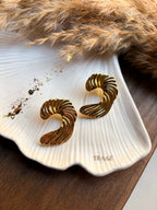 Ribbed C Gold Earring