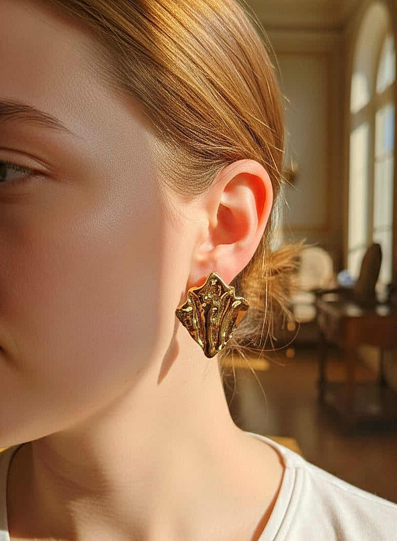 Sculpted Gold Earring