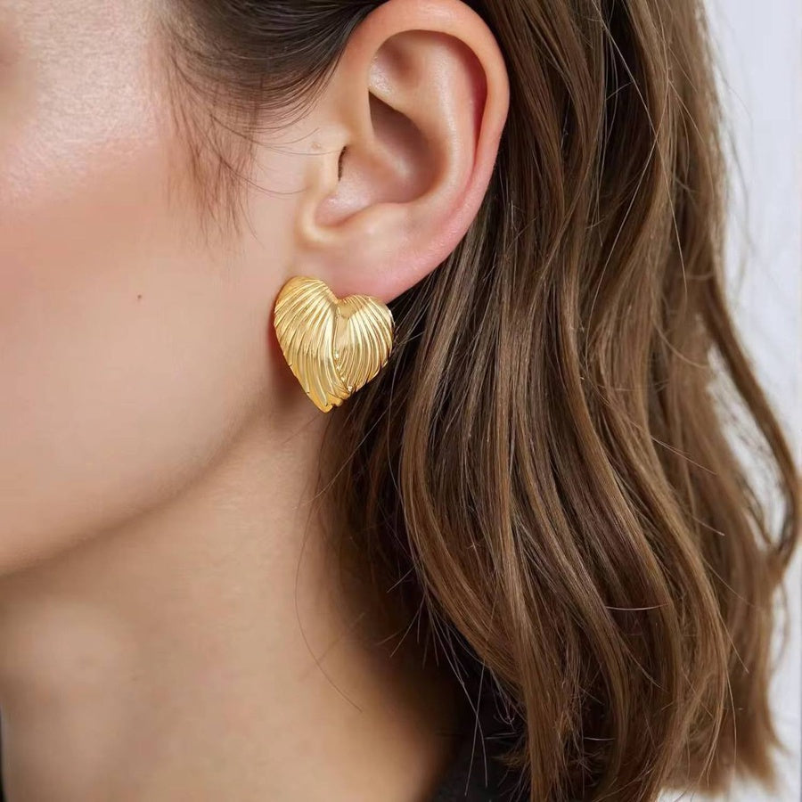 Ribbed Gold Heart Earring