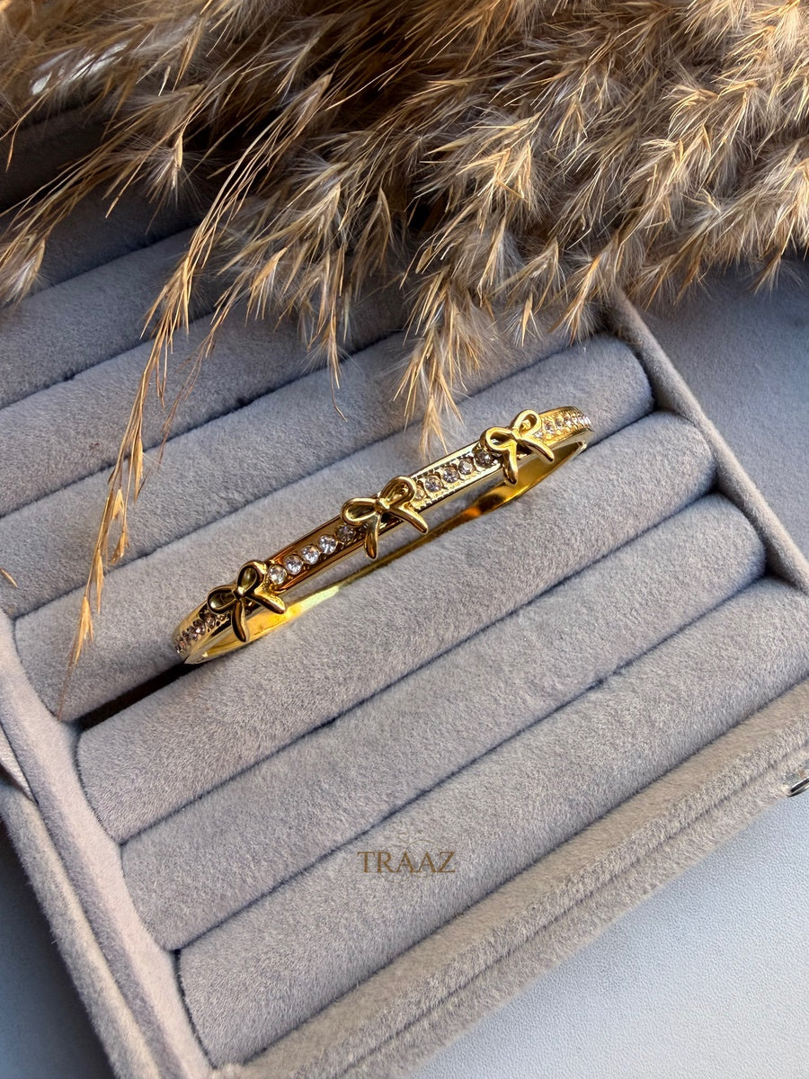 Golden Bow Bracelet