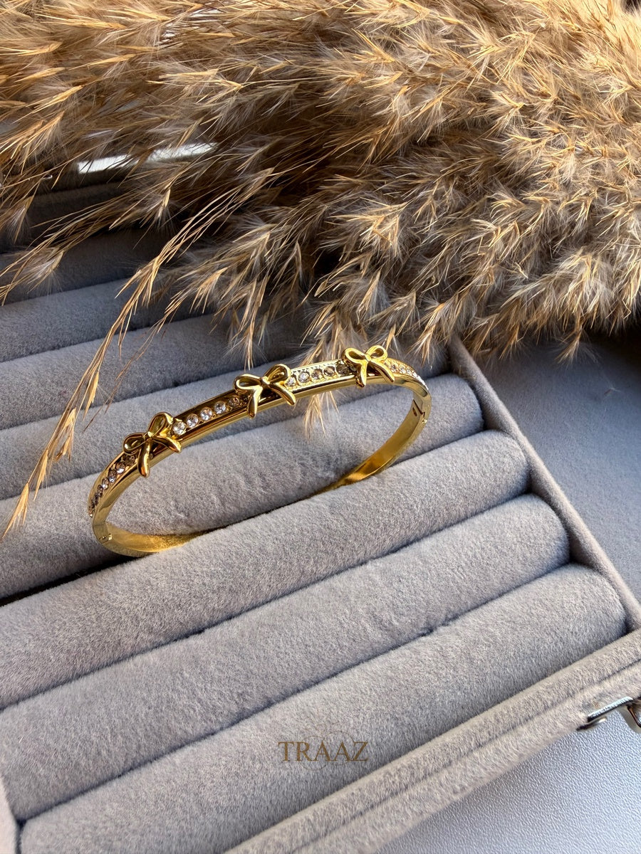 Golden Bow Bracelet