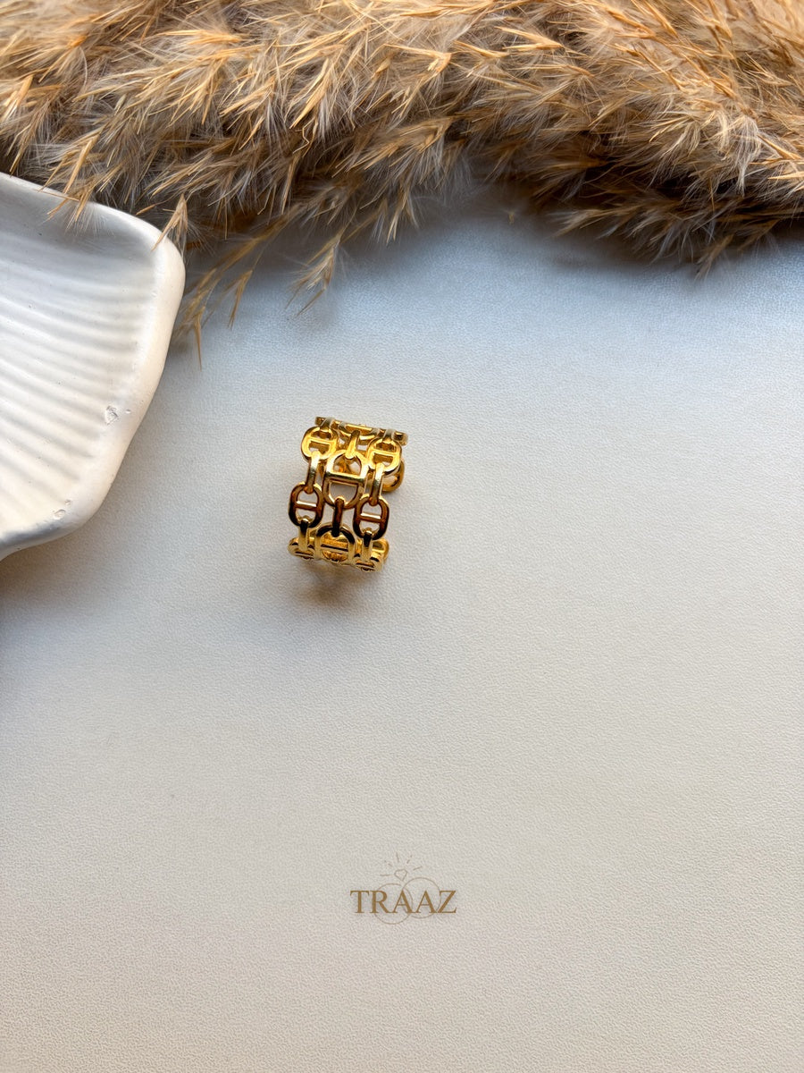 ⁦Chains Ring