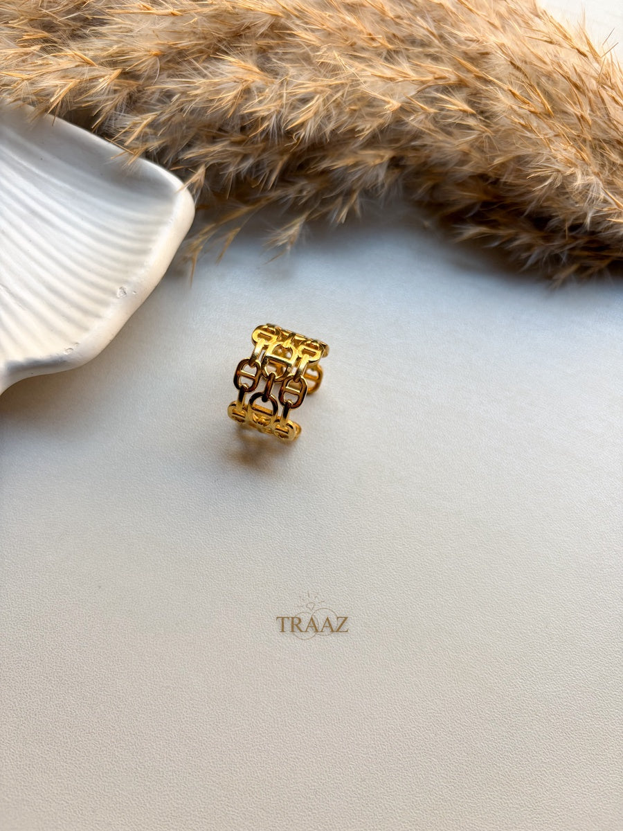 ⁦Chains Ring