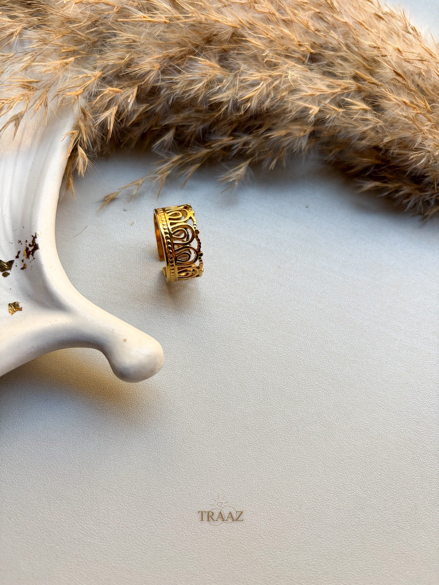 ⁦Crown Ring