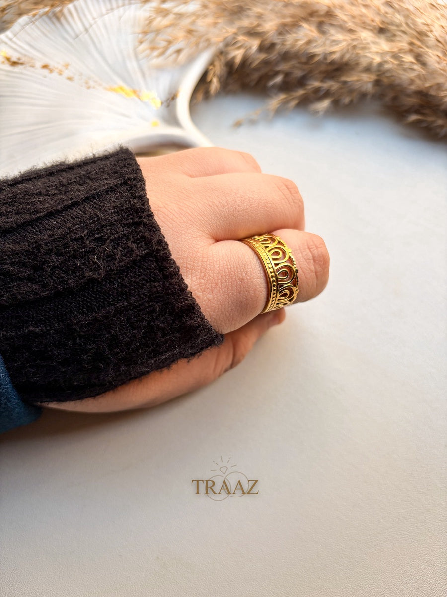 ⁦Crown Ring