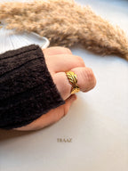 ⁦Golden Feather Ring