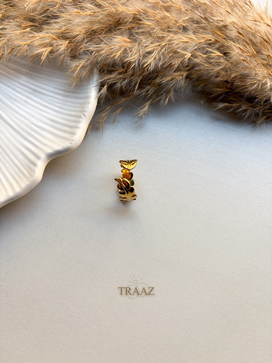 ⁦Golden Feather Ring