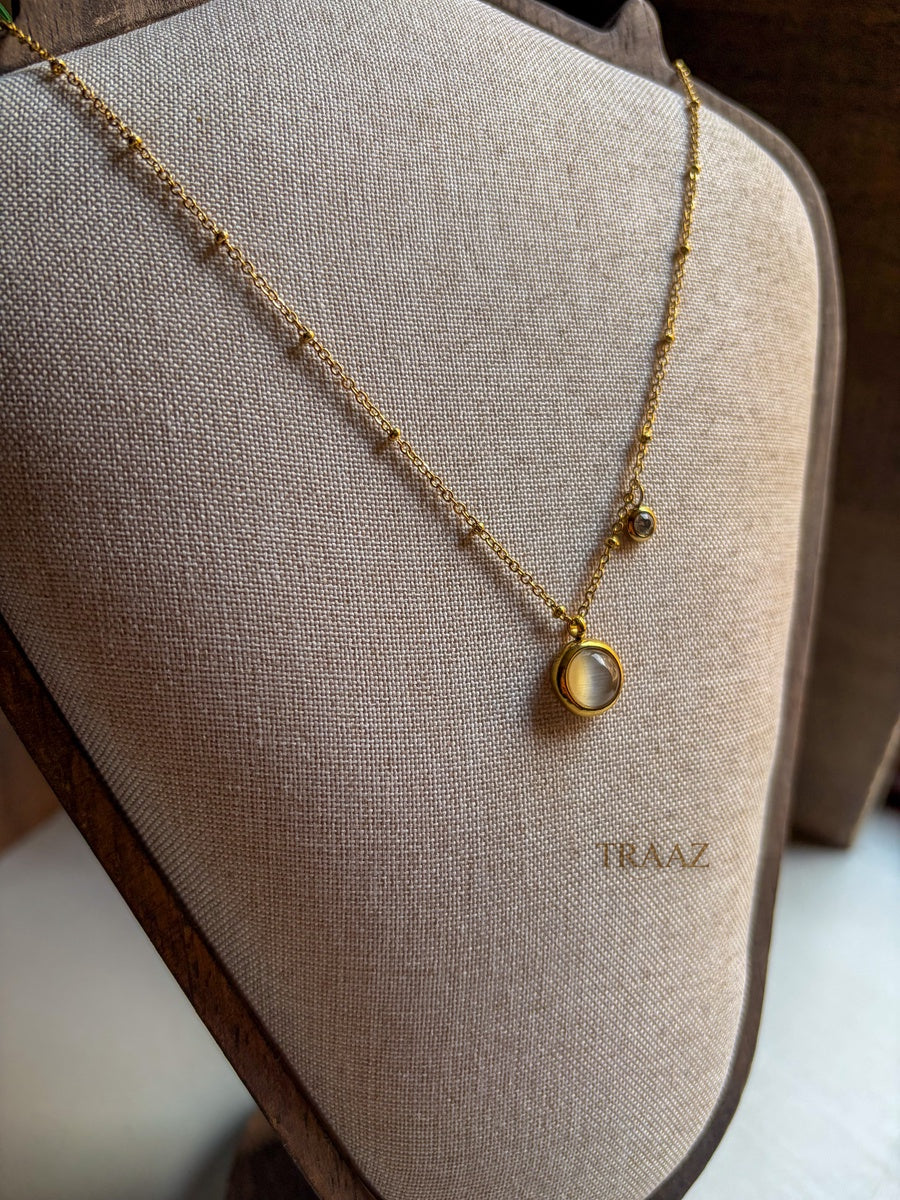  cat eye necklace