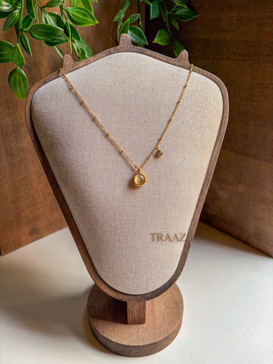  cat eye necklace