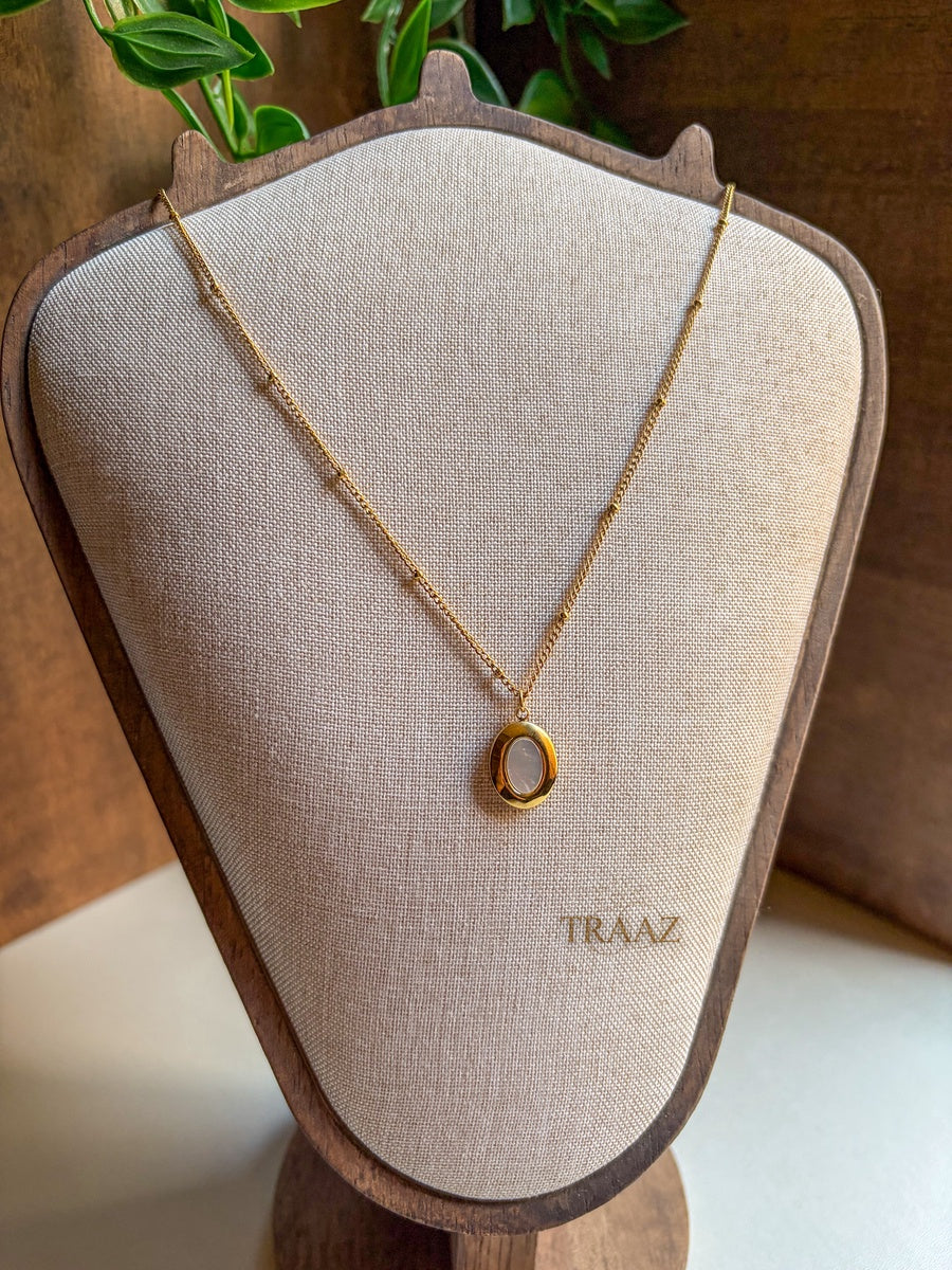 Luna Oval Necklace