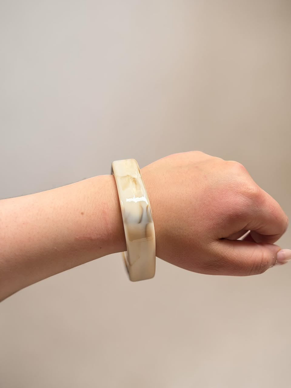 beige square acrylic bangle