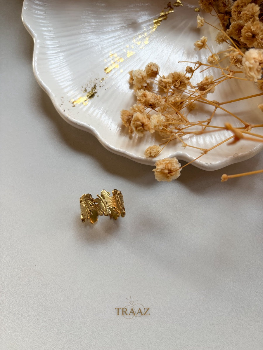 ⁦Ginkgo Leaves Ring