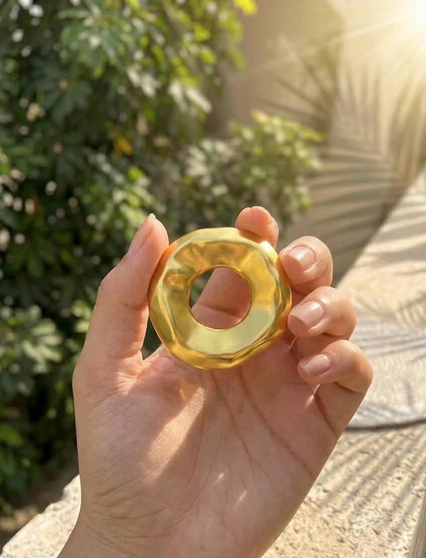  O brooch