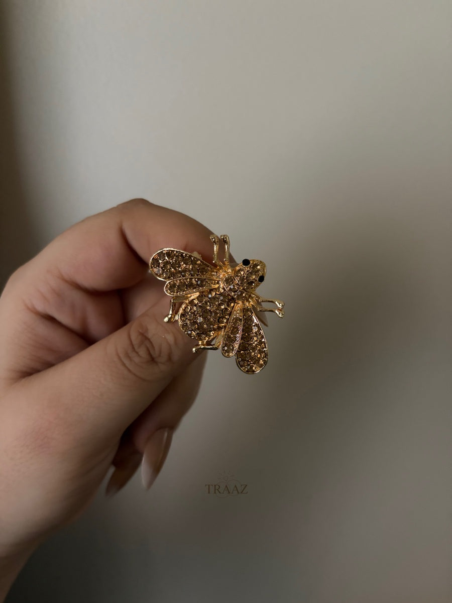 strass fly brooch