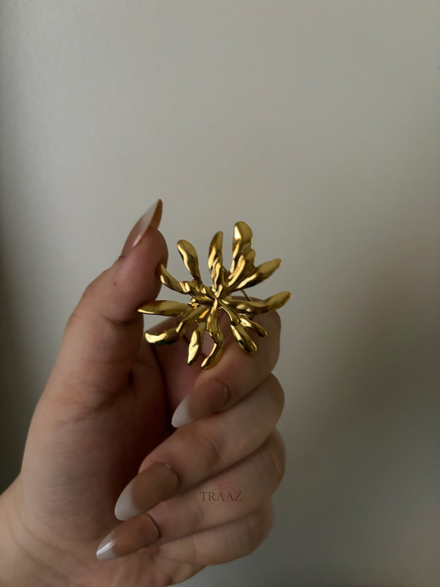 Blossom brooch