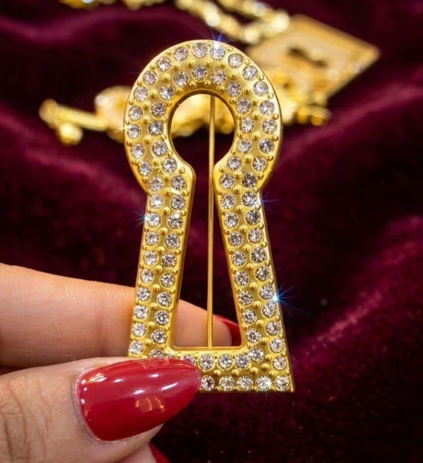  Strass gold lock brooch