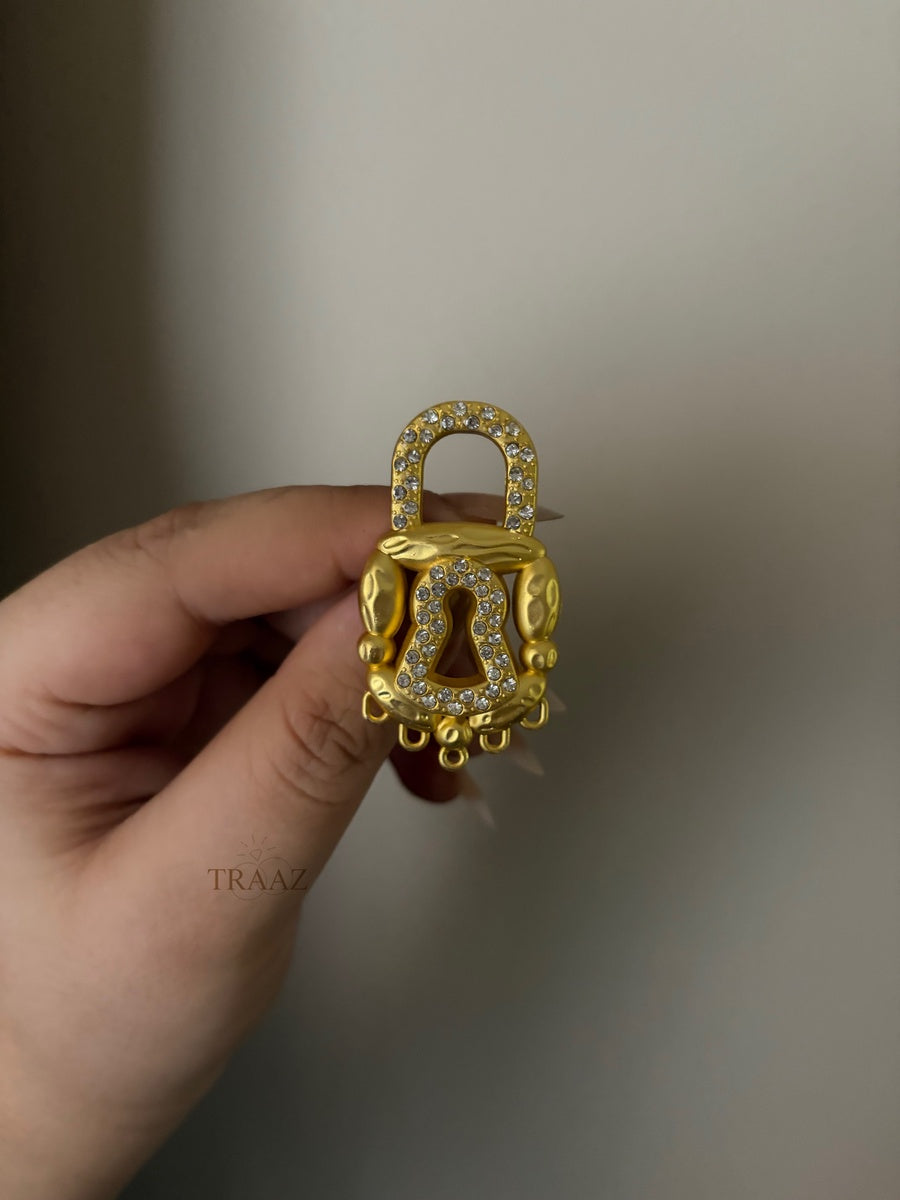  Strass lock brooch